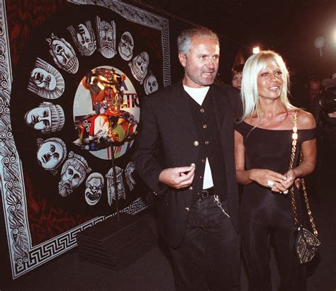 chi a ucciso versace|L’omicidio di Gianni Versace .